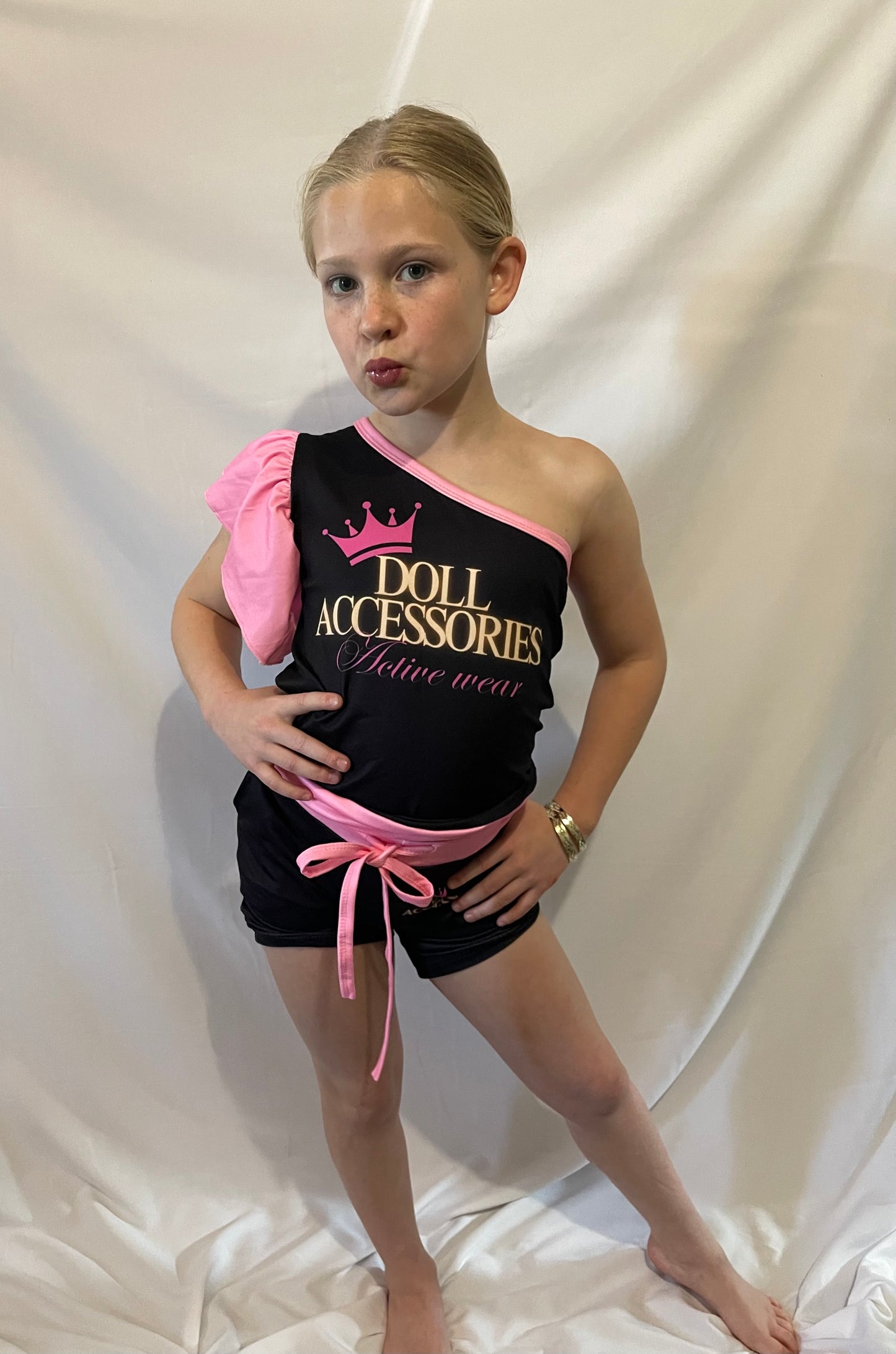 DA signature crop & shorts set